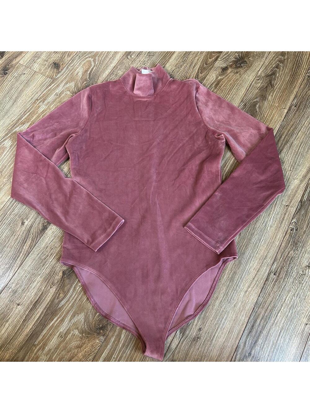 NWT American Eagle Women’s Velvet Mock Neck Long Sleeve Bodysuit Pink Size L